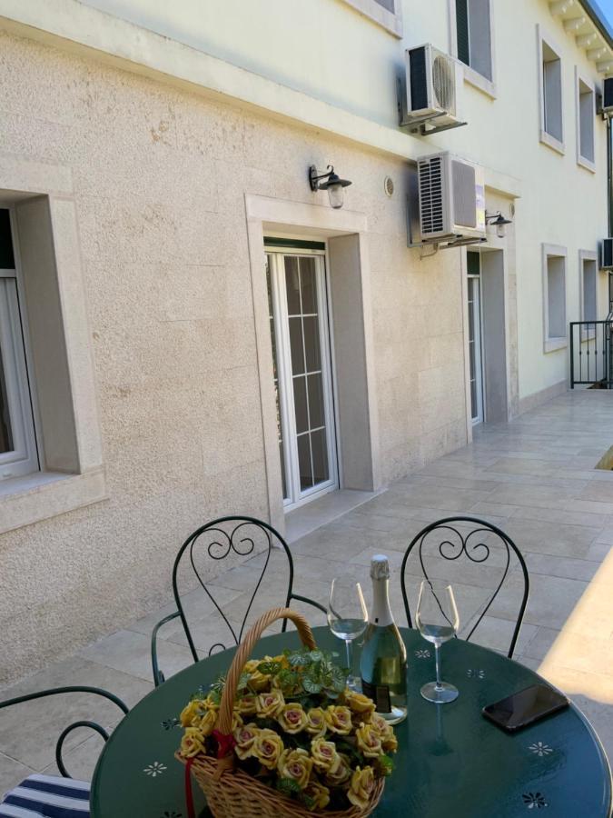 PUY Apartment Provance מראה חיצוני תמונה
